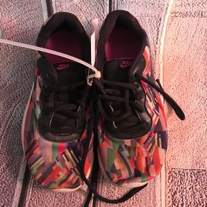 NIKE TENNIS SHOES